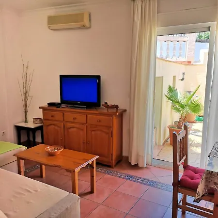 Carabeo Playa Апартаменты Нерха