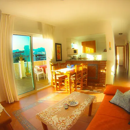 Carabeo Playa Апартаменты Нерха